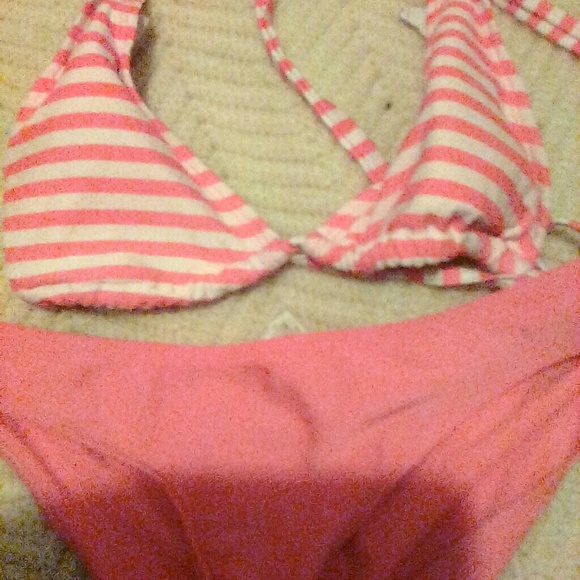 Swimsuits - Picture 3 of 5